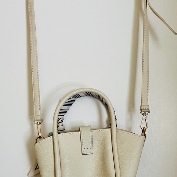 Cream and Black Crossbody Bag with Gold Hardware - Picture 3 of 5